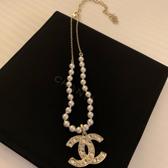 Authentic Brand new,authentic Chanel White Pearl Necklace with pouch,box - Picture 12 of 13